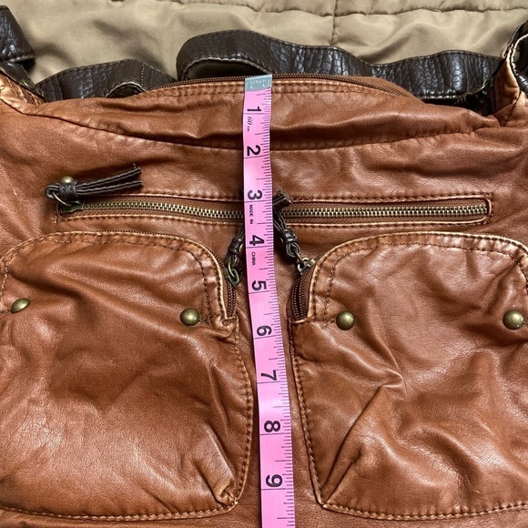 Bueno Handbag | Super Soft | Color Brown Camel | Carried Once |Adjustable Length - Picture 6 of 9